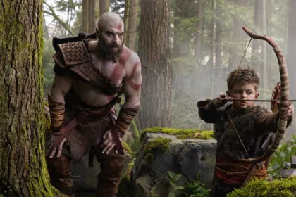 imagem da serie com Ryan Hurst vivendo Kratos